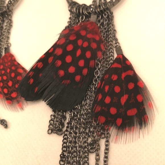 Feather and chain drop earrings - Picture 6 of 6